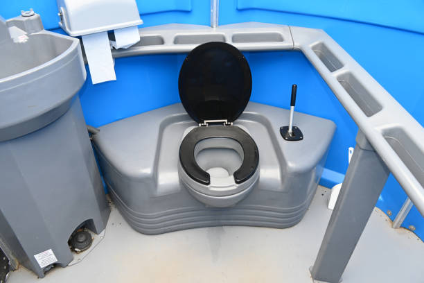 Best Luxury portable toilet rental  in Comstock Northwest, MI